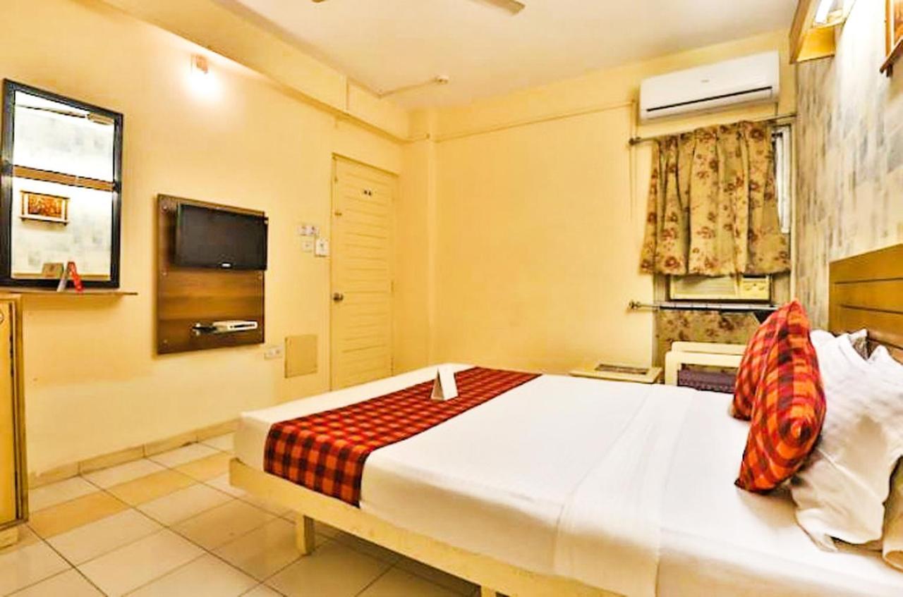 Hotel Tulsi Vadodara Buitenkant foto